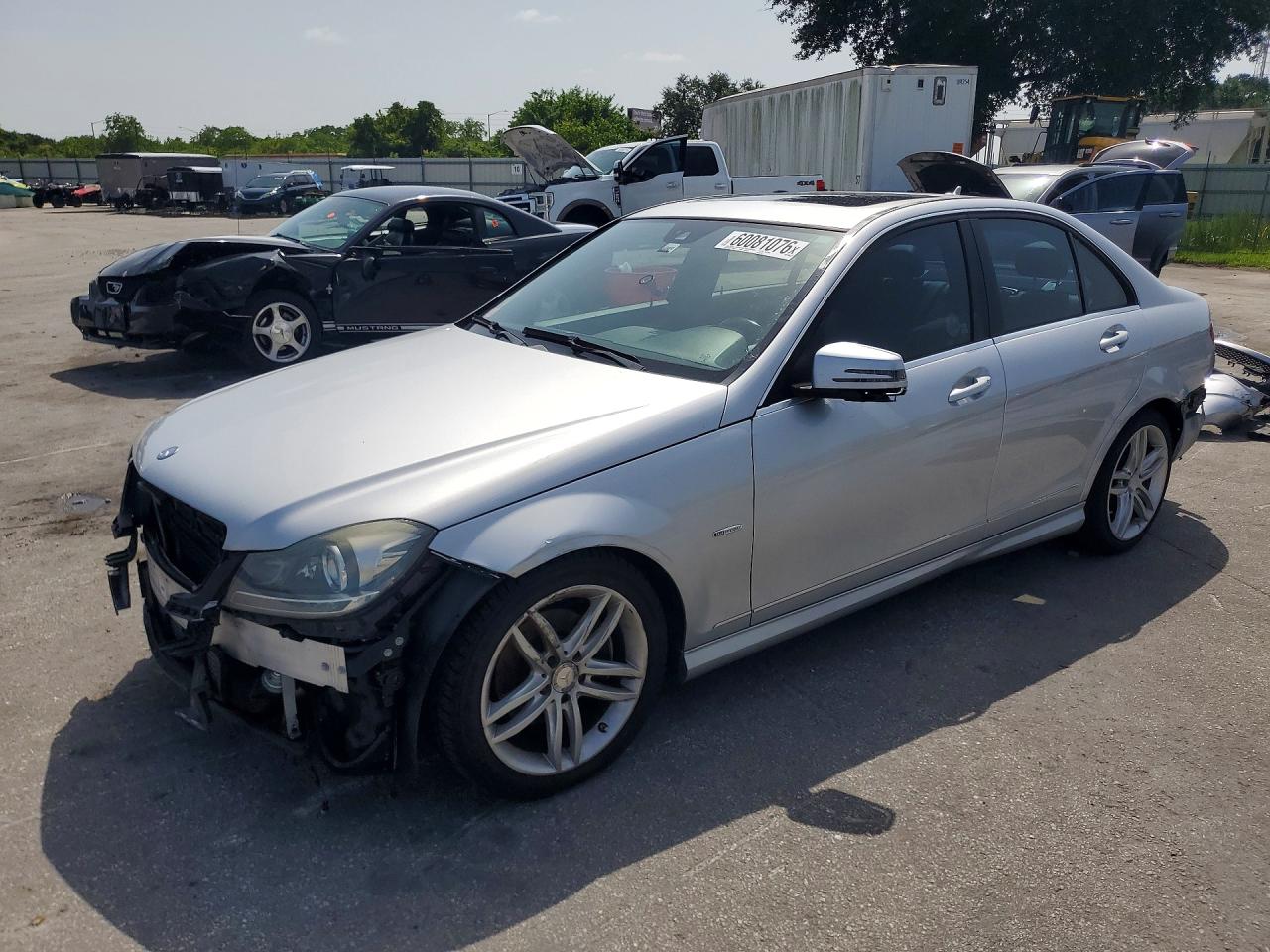 2012 Mercedes-Benz C 250 Sport, VIN WDDGF4HB8CA607021 — Перед