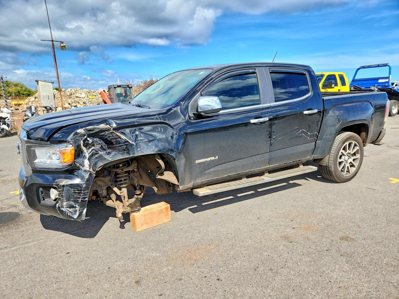 2018 GMC Canyon 2WD Denali, VIN 1GTG5EEN2J1208720 — Front end