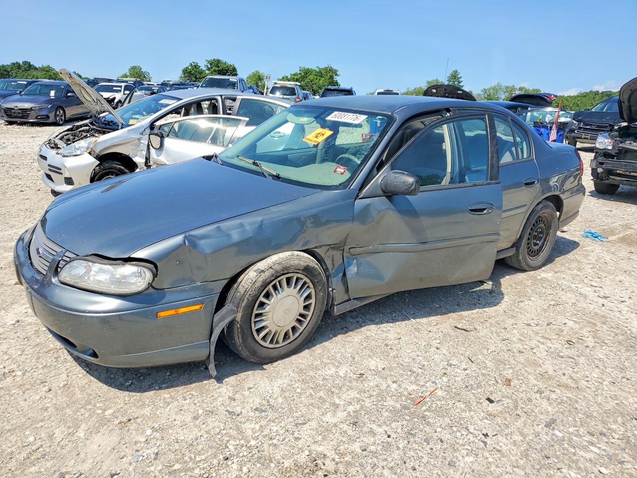 2005 Chevrolet Malibu Classic, VIN 1G1ND52F25M221715 — Side