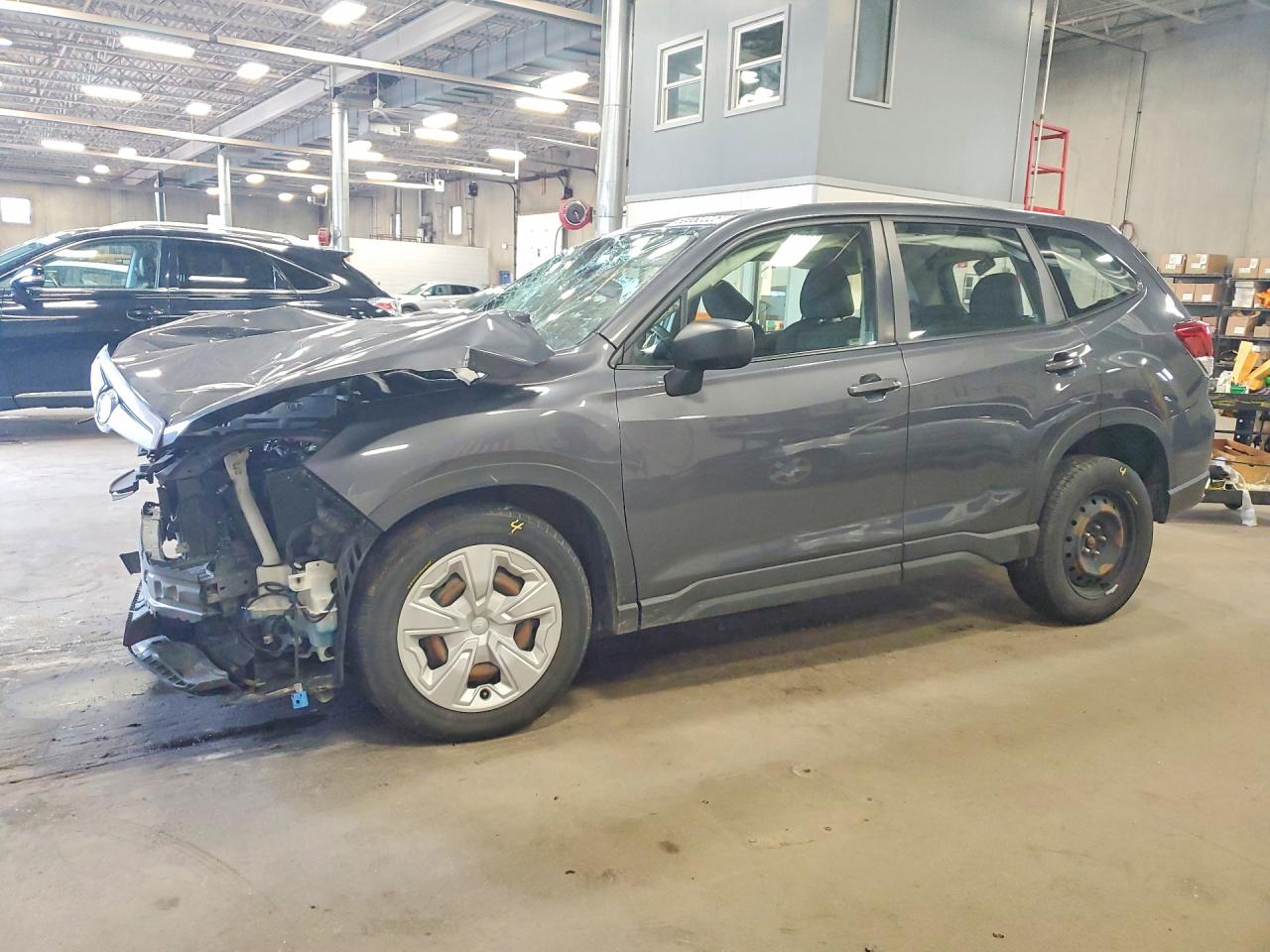 2020 Subaru Forester, VIN JF2SKAAC7LH420119 — Перед