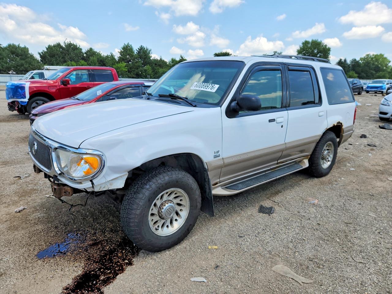 2000 Mercury Mountaineer, VIN 4M2DU86P5YUJ32355 — Перед