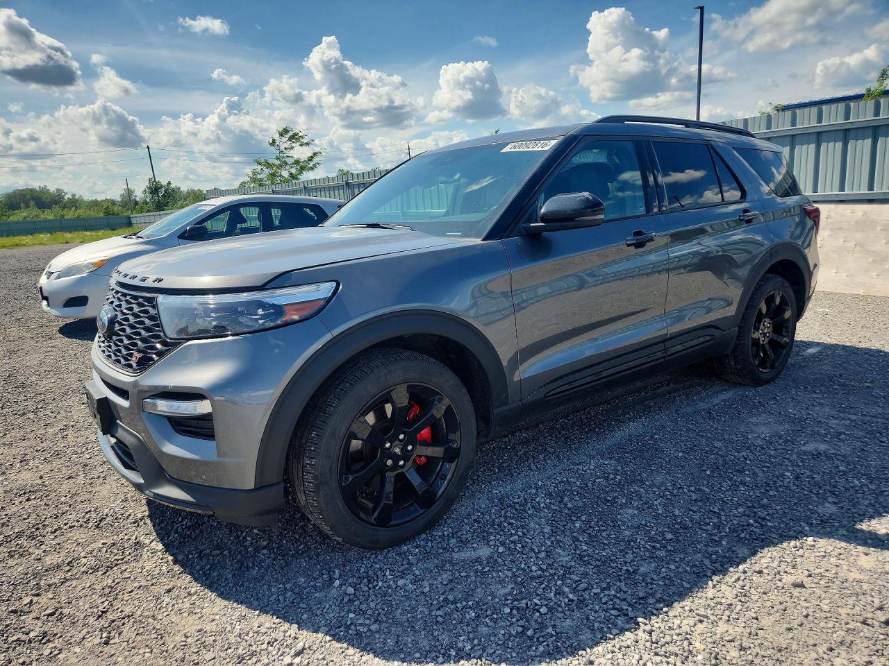 2023 Ford Explorer ST, VIN 1FM5K8GC4PGC08362 — Бок
