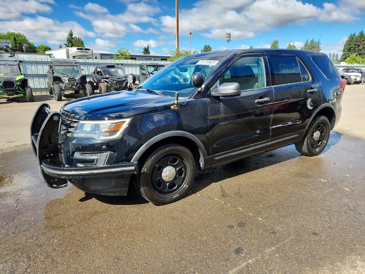 2016 Ford Police Interceptor Utility, VIN 1FM5K8ARXGGA47268 — Minor dents and scratches