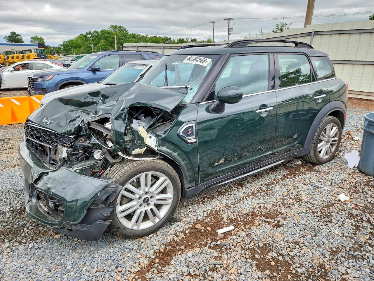 2019 MINI Countryman Cooper S, VIN WMZYT5C59K3J88548 — Перед