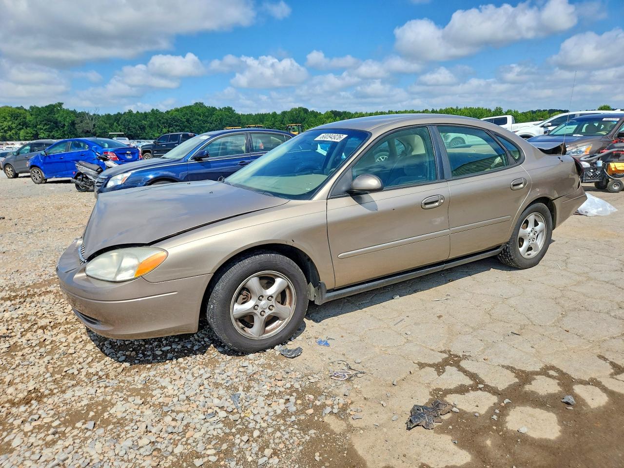 2003 Ford Taurus SES Standard, VIN 1FAFP55203G136000 — Front end
