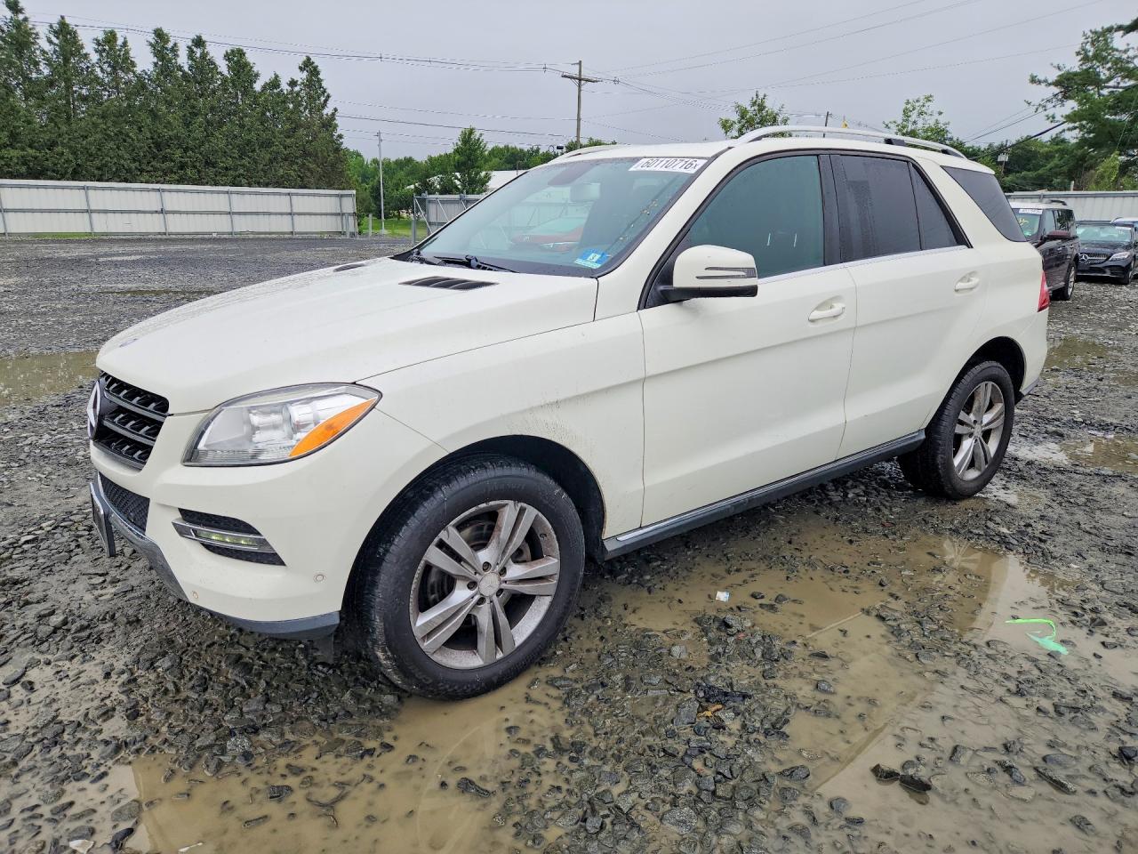 2013 Mercedes-Benz M 350, VIN 4JGDA5HB2DA195242 — Minor dents and scratches