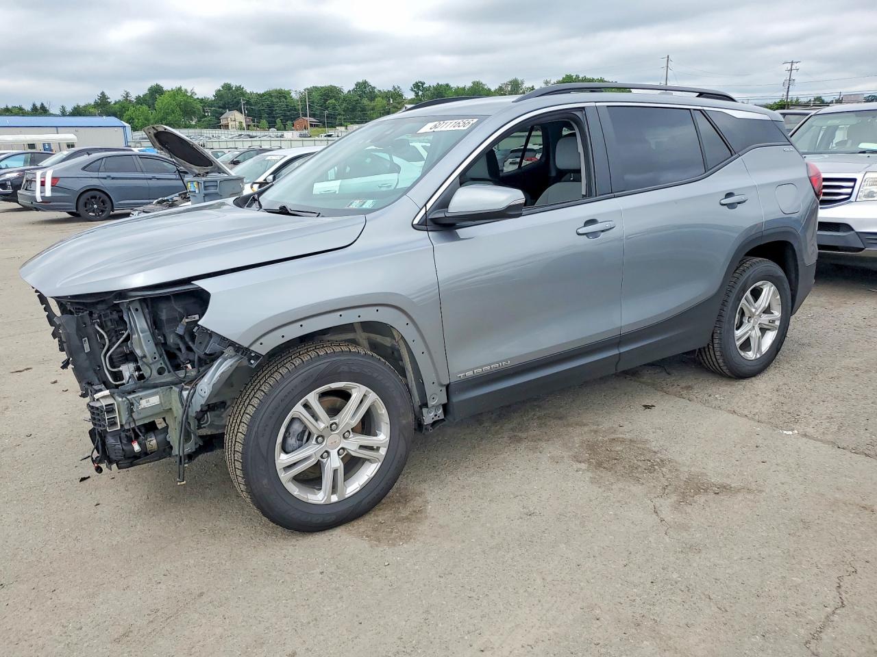 2024 GMC Terrain SLE, VIN 3GKALTEGXRL319395 — Front end