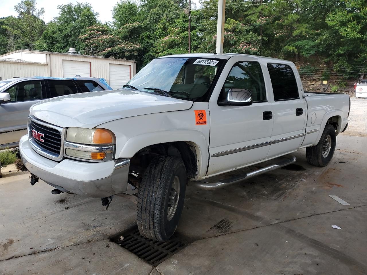 2002 GMC Sierra 1500HD SLE, VIN 1GTGC13U12F137815 — Side