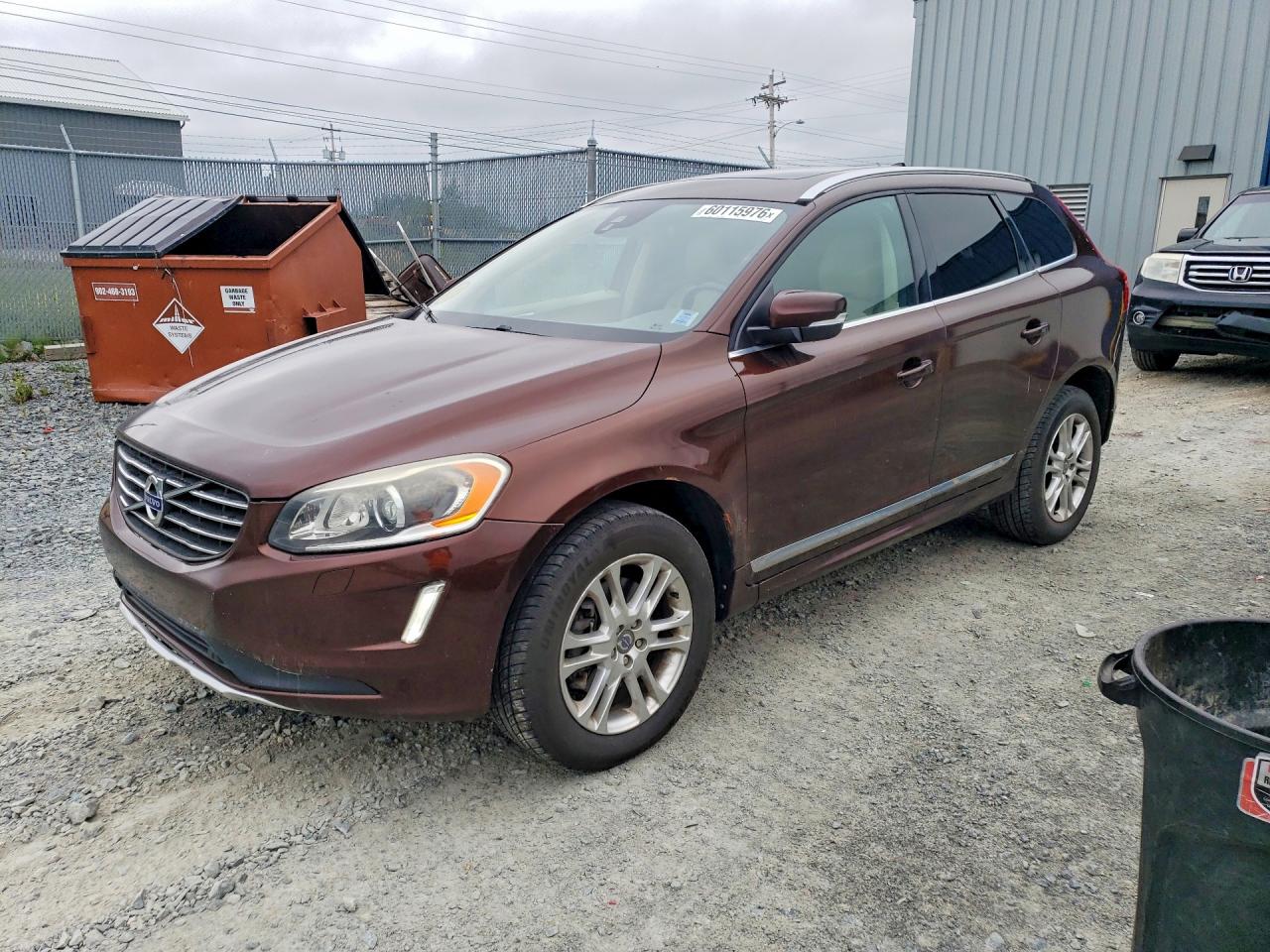 2015 Volvo XC60 Premier Plus, VIN YV4952RC5F2576372 — Side