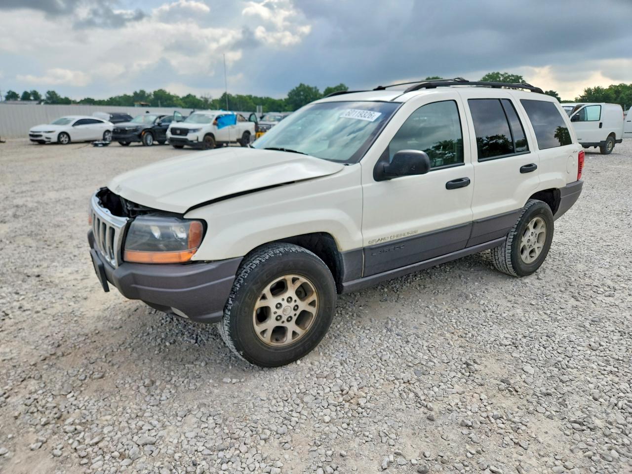 2001 Jeep Grand Cherokee Laredo, VIN 1J4GW48S01C710908 — Перед