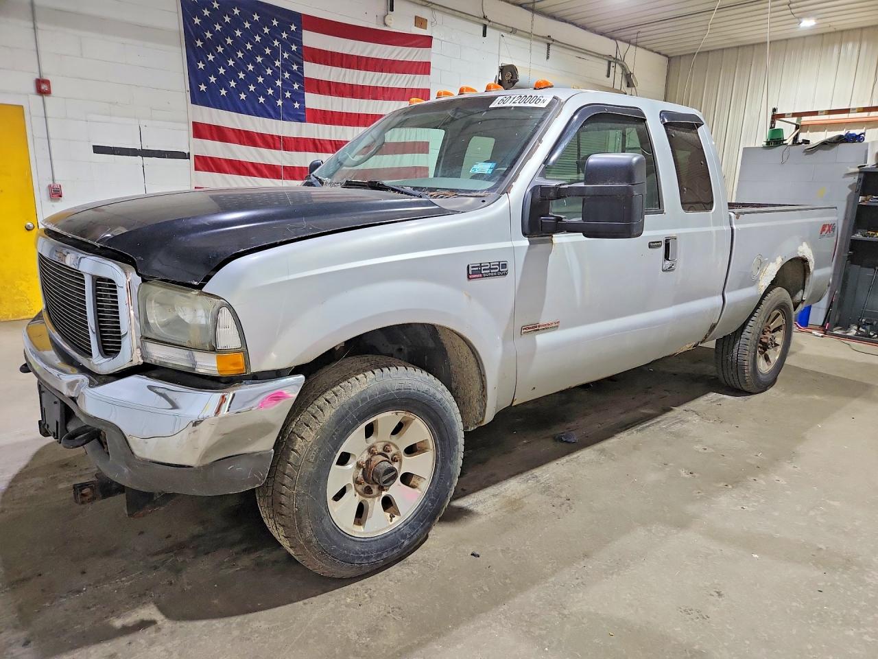 2004 Ford F-250 XL, VIN 1FTNX21P74EC68884 — Перед