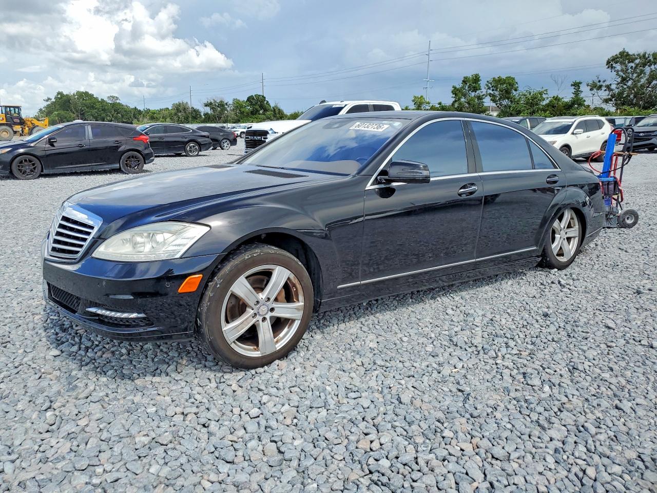 2011 Mercedes-Benz S 550, VIN WDDNG7BB8BA387926 — Front end