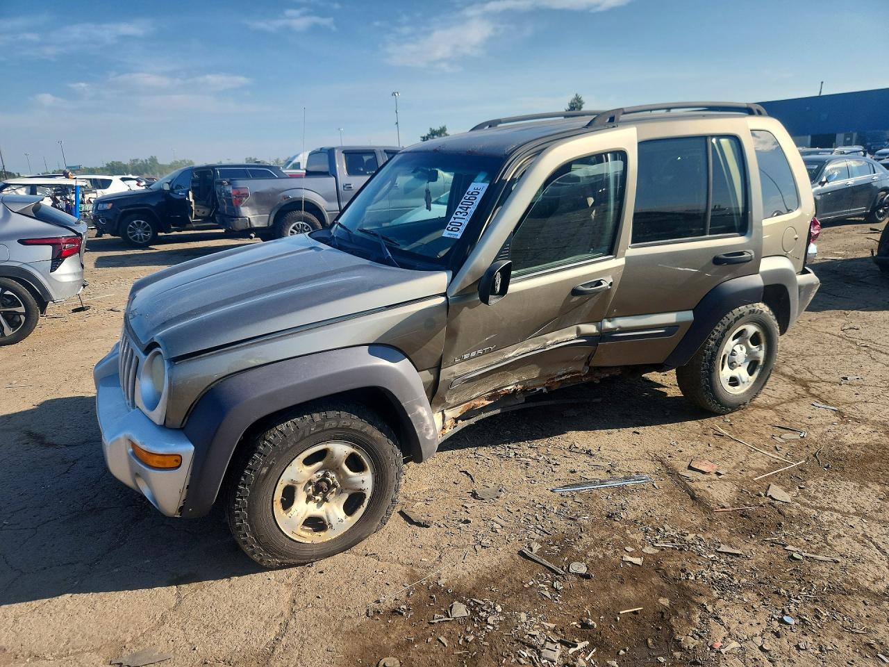 2004 Jeep Liberty Sport, VIN 1J4GL48K74W190279 — Бок
