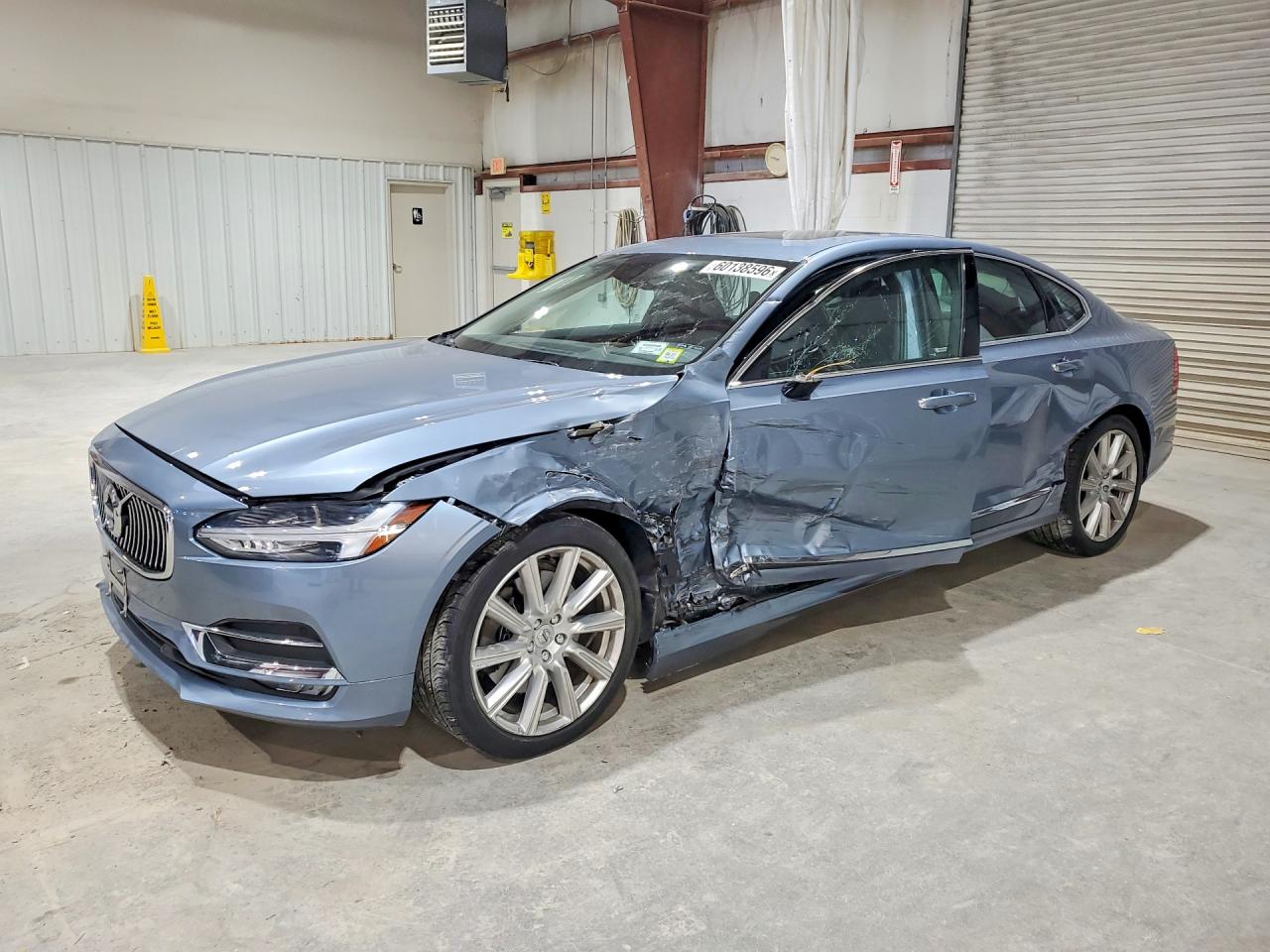 2020 Volvo S90 Inscription, VIN LVYA22ML9LP172739 — Side