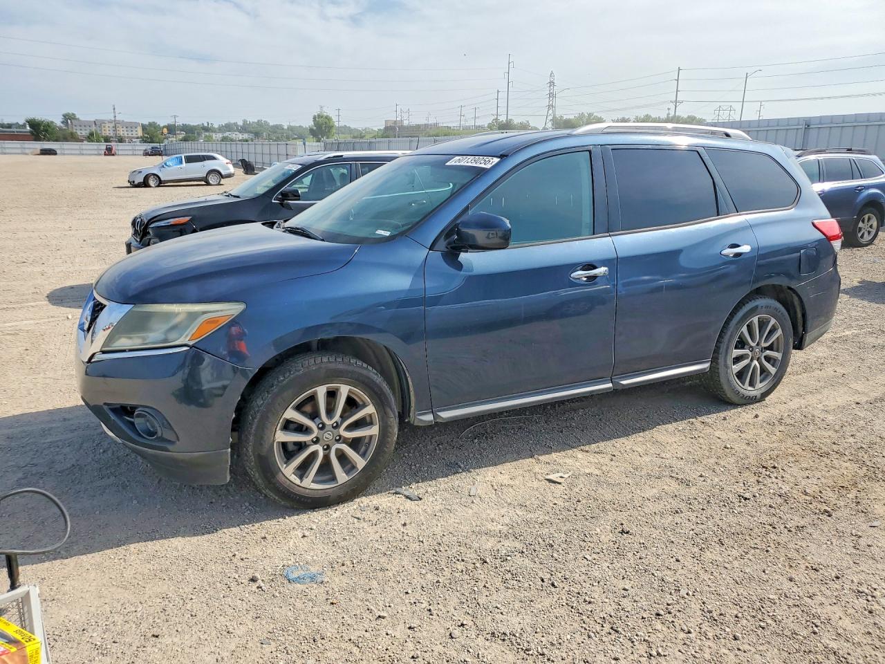 2014 Nissan Pathfinder S, VIN 5N1AR2MM5EC652519 — Minor dents and scratches