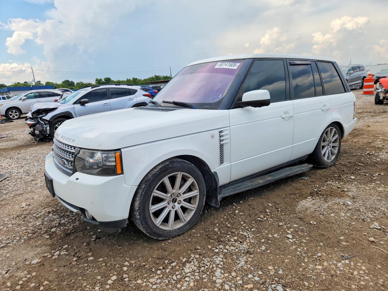 2012 Land Rover Range Rover SC, VIN SALMF1E44CA381618 — Side