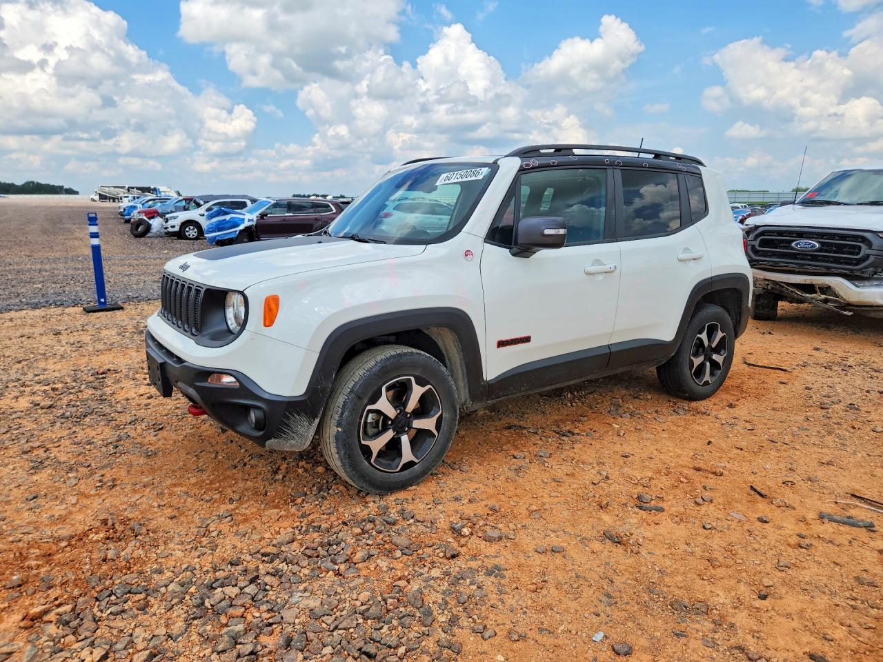 2020 Jeep Renegade Trailhawk, VIN ZACNJBC11LPL79542 — Град