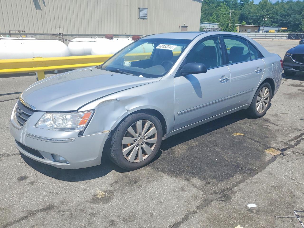 2009 Hyundai Sonata SE, VIN 5NPEU46FX9H570102 — Перед