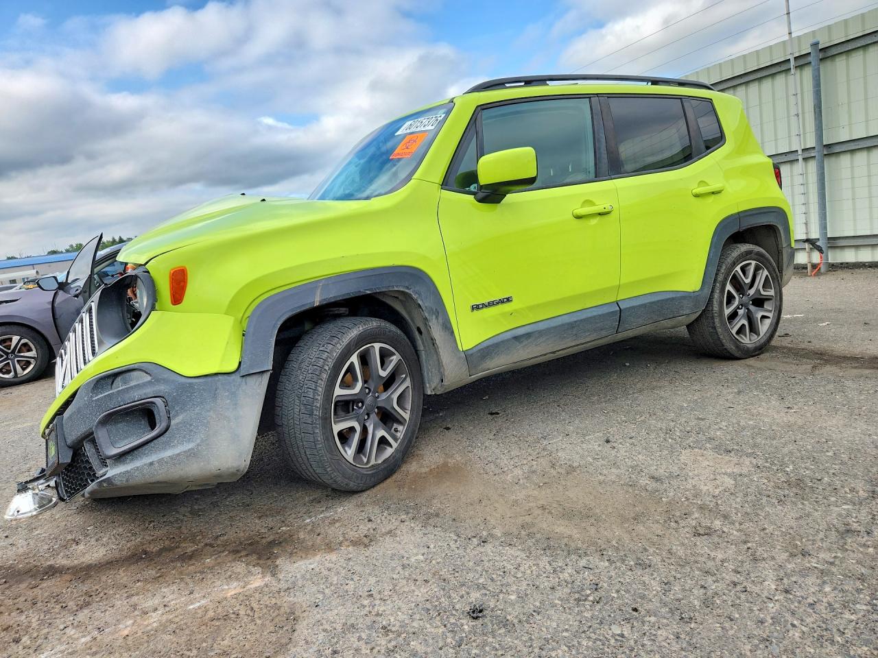 2017 Jeep Renegade Latitude, VIN ZACCJBBB5HPF58307 — Front end