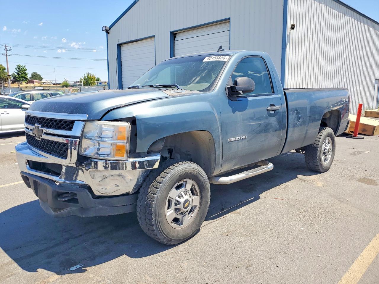 2011 Chevrolet Silverado 2500HD LT, VIN 1GC0KXCG0BF168068 — Front end