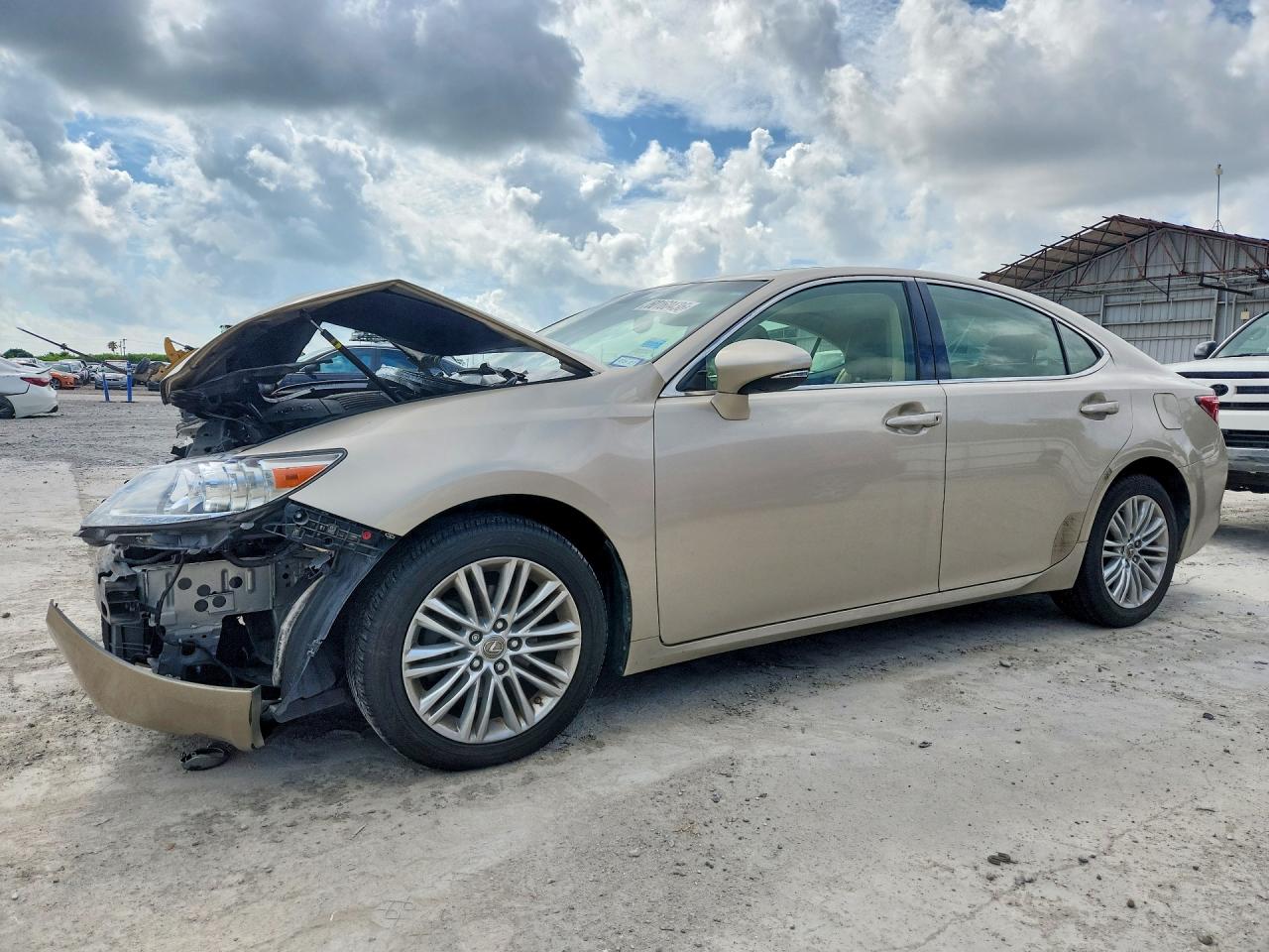 2015 Lexus ES 330, VIN JTHBK1GG2F2182355 — Перед