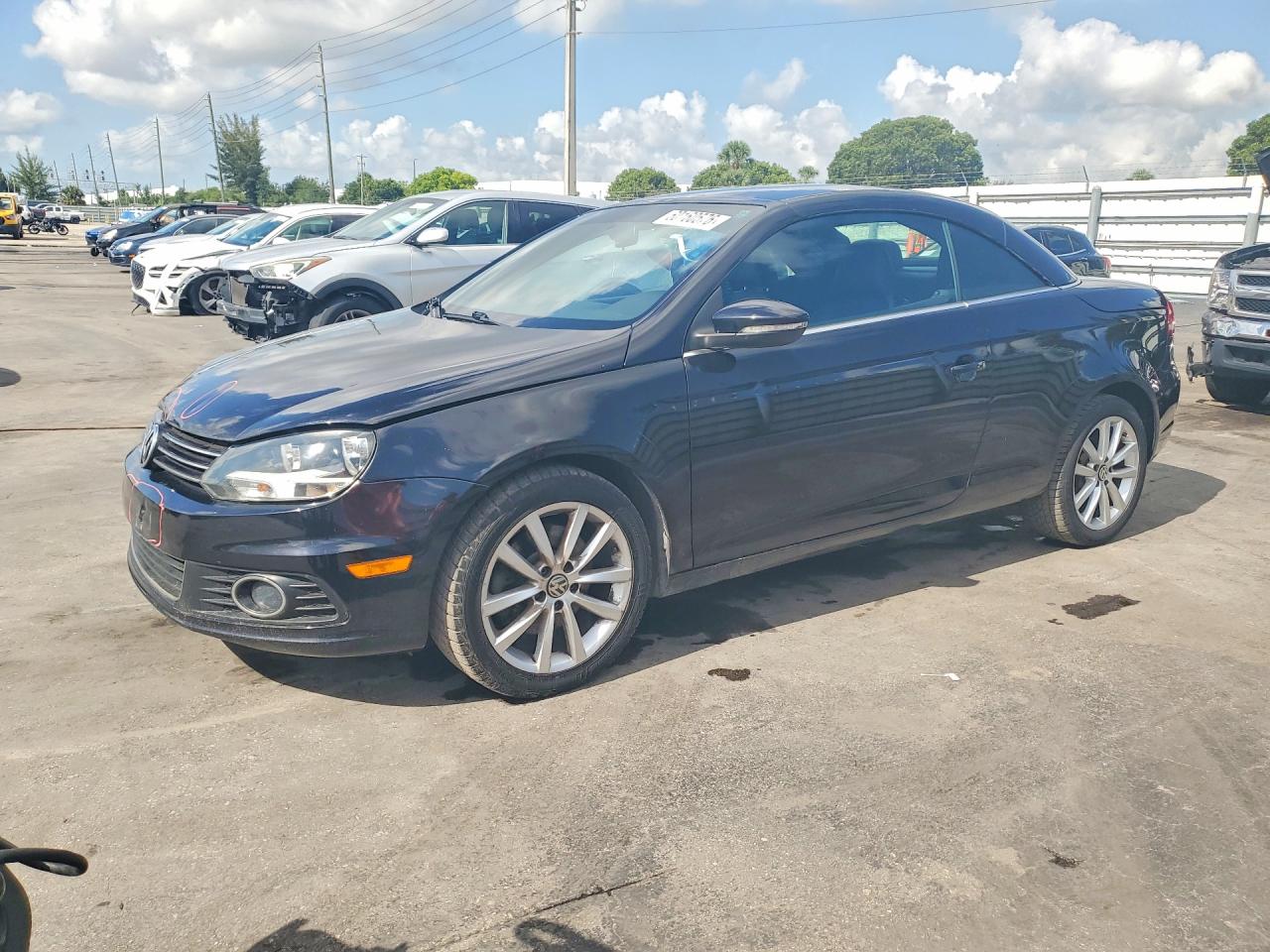 2013 Volkswagen Eos Sport, VIN WVWBW8AH9DV000081 — Front end
