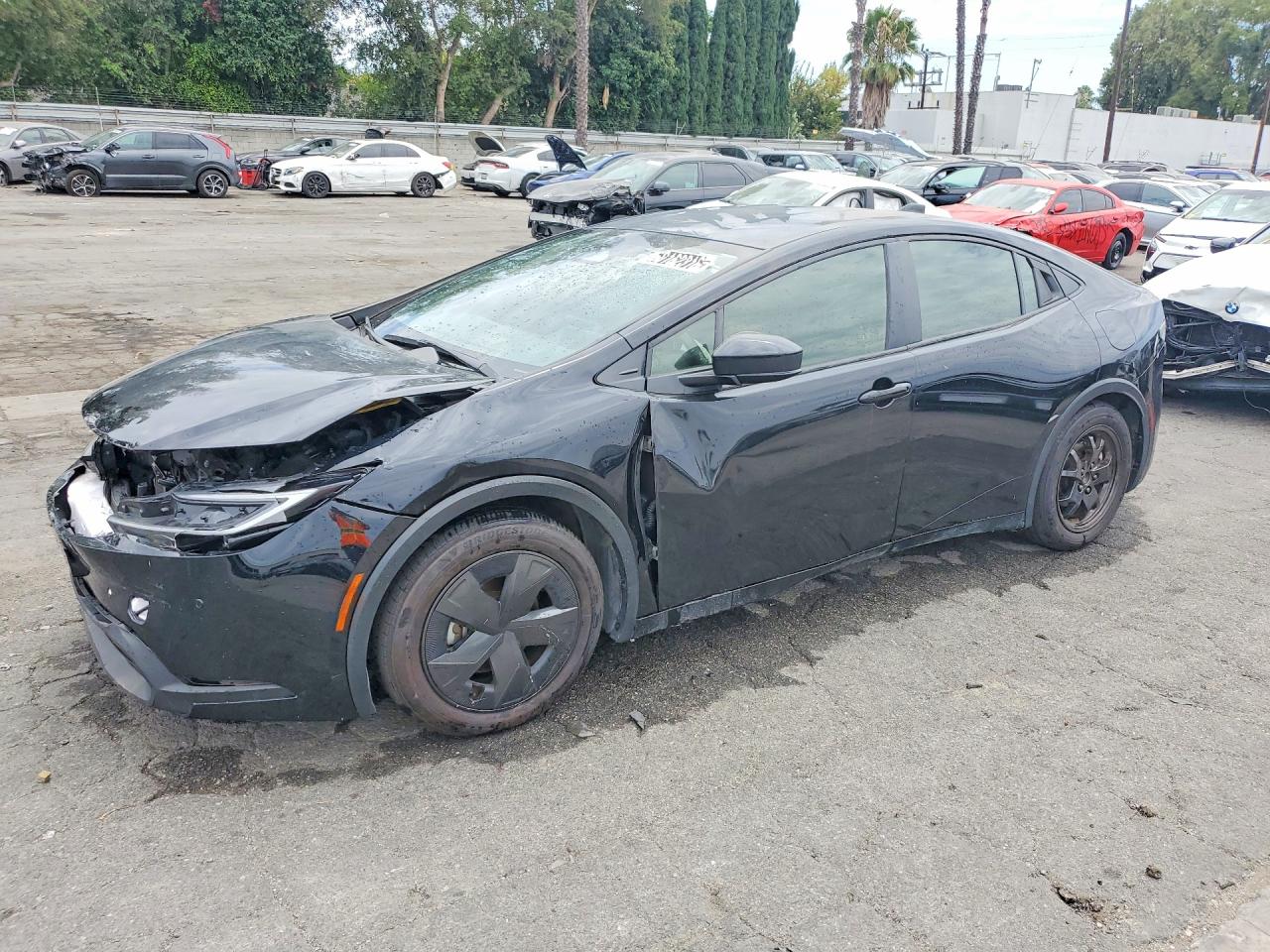 2023 Toyota Prius XLE, VIN JTDACAAU4P3008002 — Front end