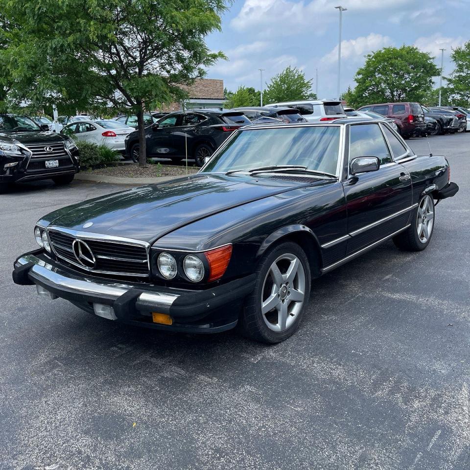 1988 Mercedes-Benz 560 SL, VIN WDBBA48D5JA084797 — Normal wear