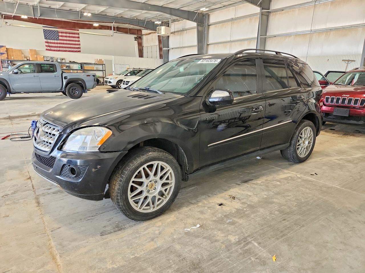 2009 Mercedes-Benz M 350, VIN 4JGBB86E39A476072 — Front end