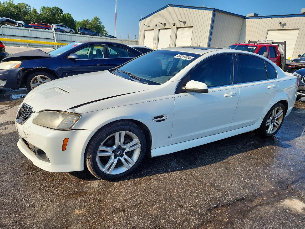 2009 Pontiac G8, VIN 6G2ER57719L224568 — Front end