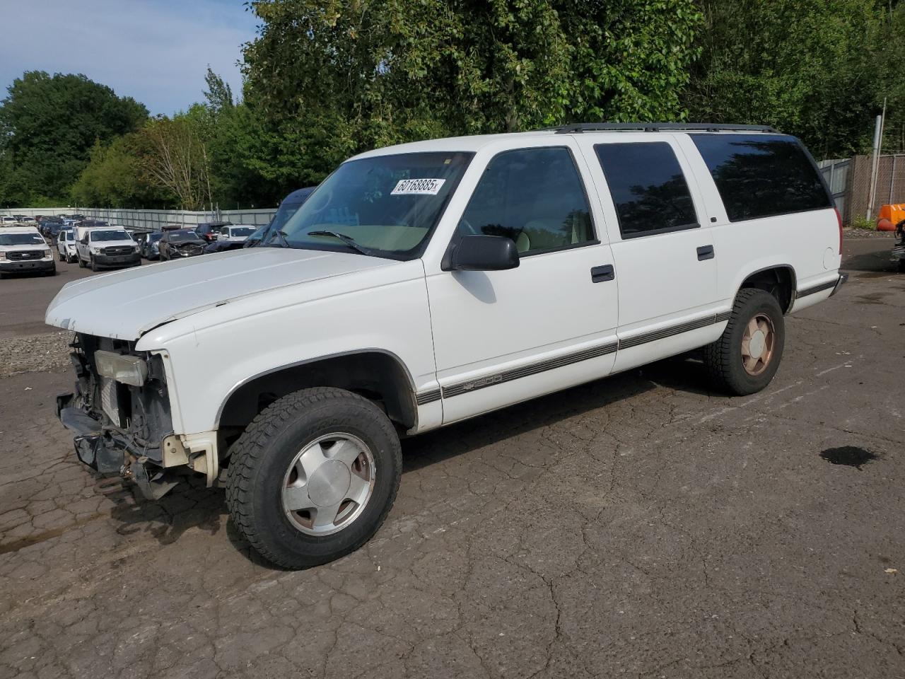 1997 Chevrolet Suburban, VIN 3GNFK16R5VG153385 — Front end