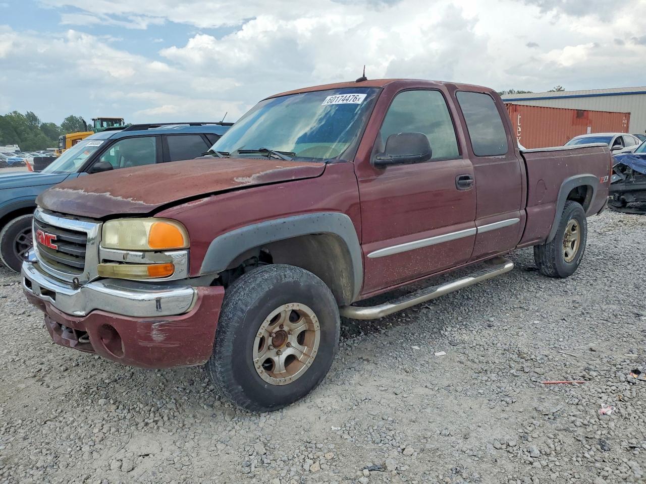 2003 GMC Sierra 1500, VIN 1GTEK19T13E351400 — Rear end