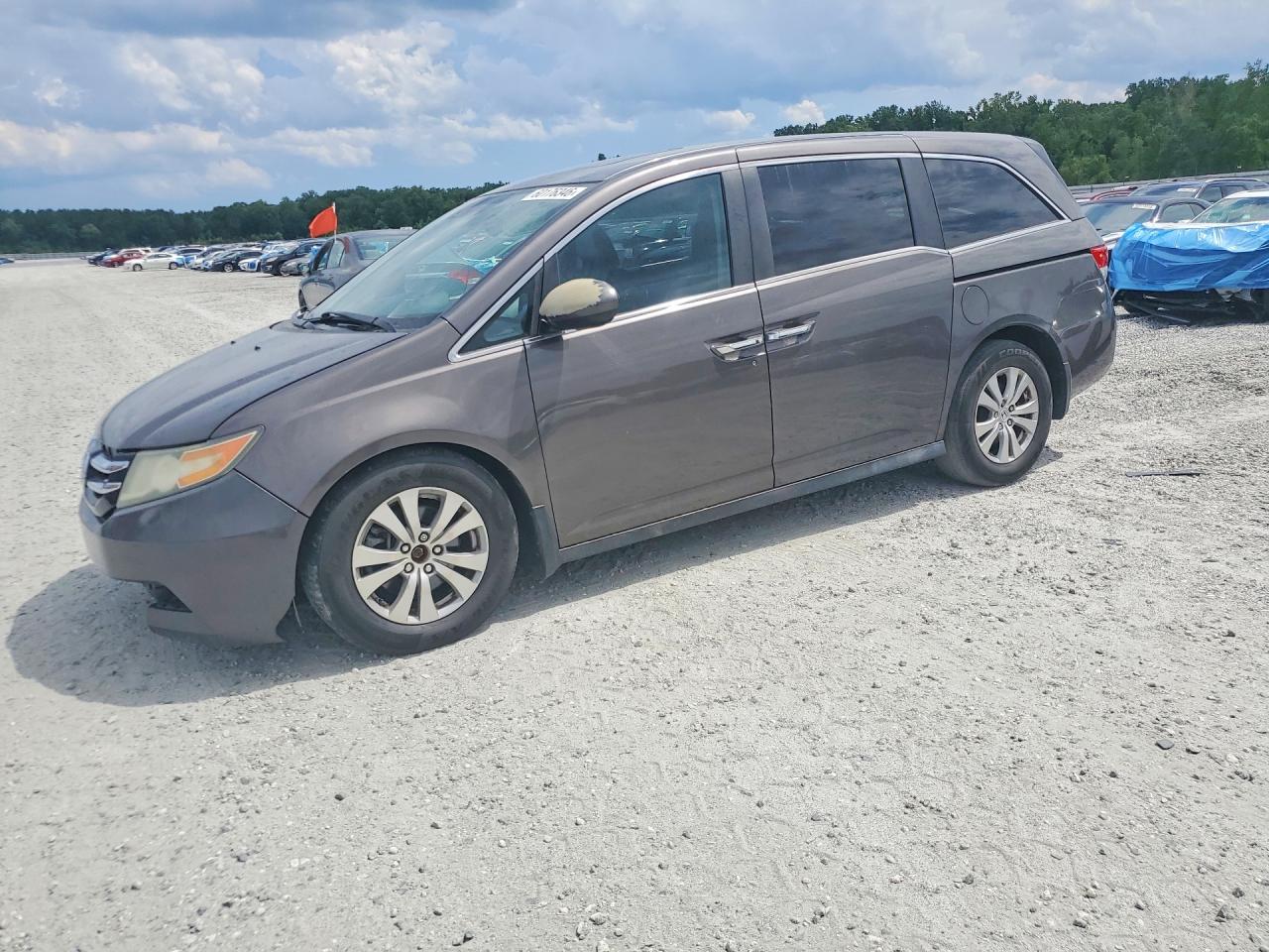 2015 Honda Odyssey EX-L, VIN 5FNRL5H64FB064394 — Front end