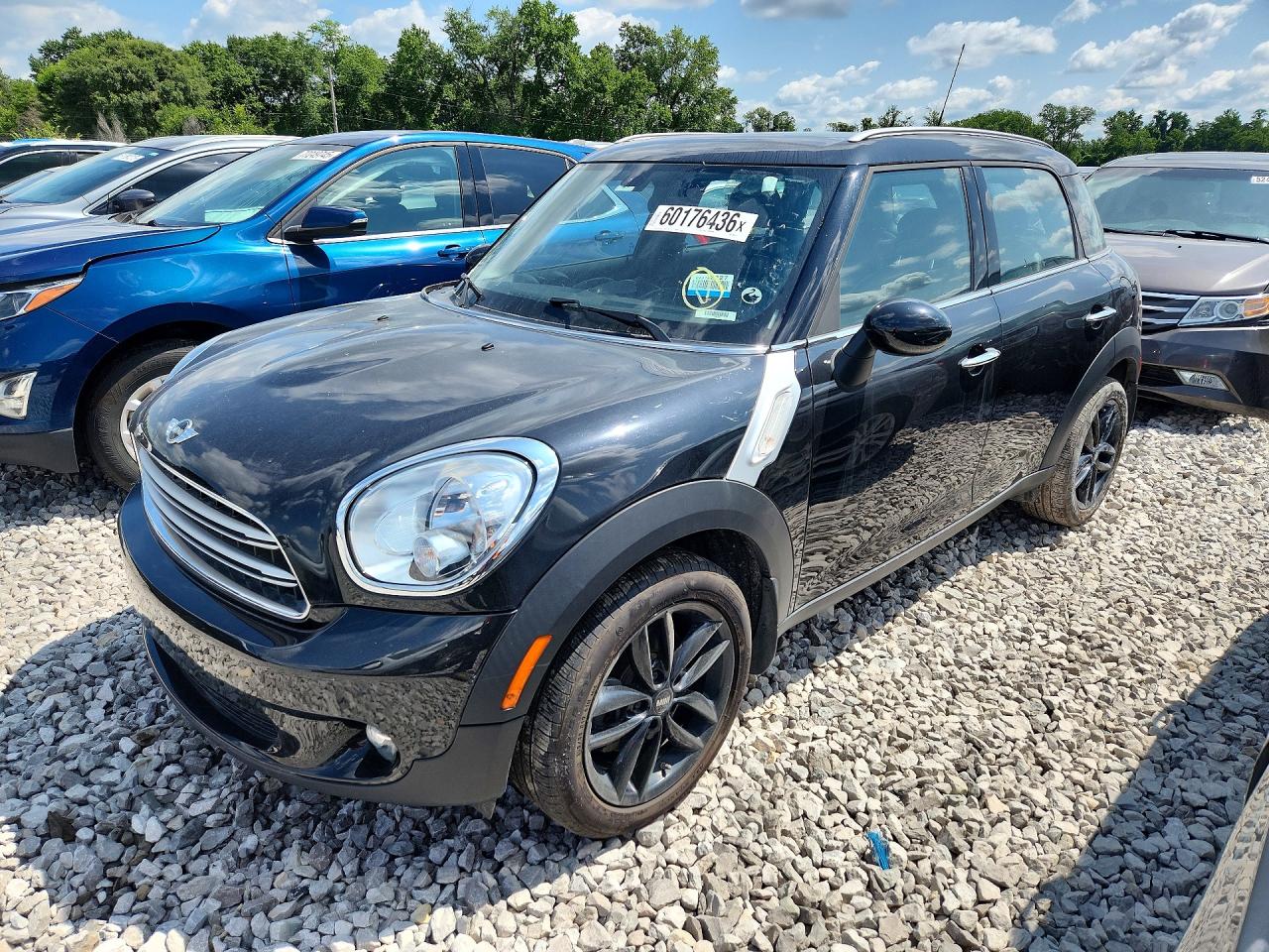 2016 MINI Countryman, VIN WMWZB3C5XGWM33551 — Minor dents and scratches