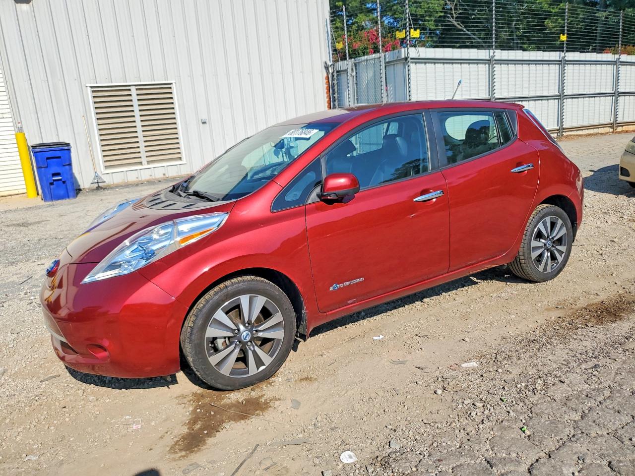 2013 Nissan LEAF SV, VIN 1N4AZ0CP1DC423439 — Front end