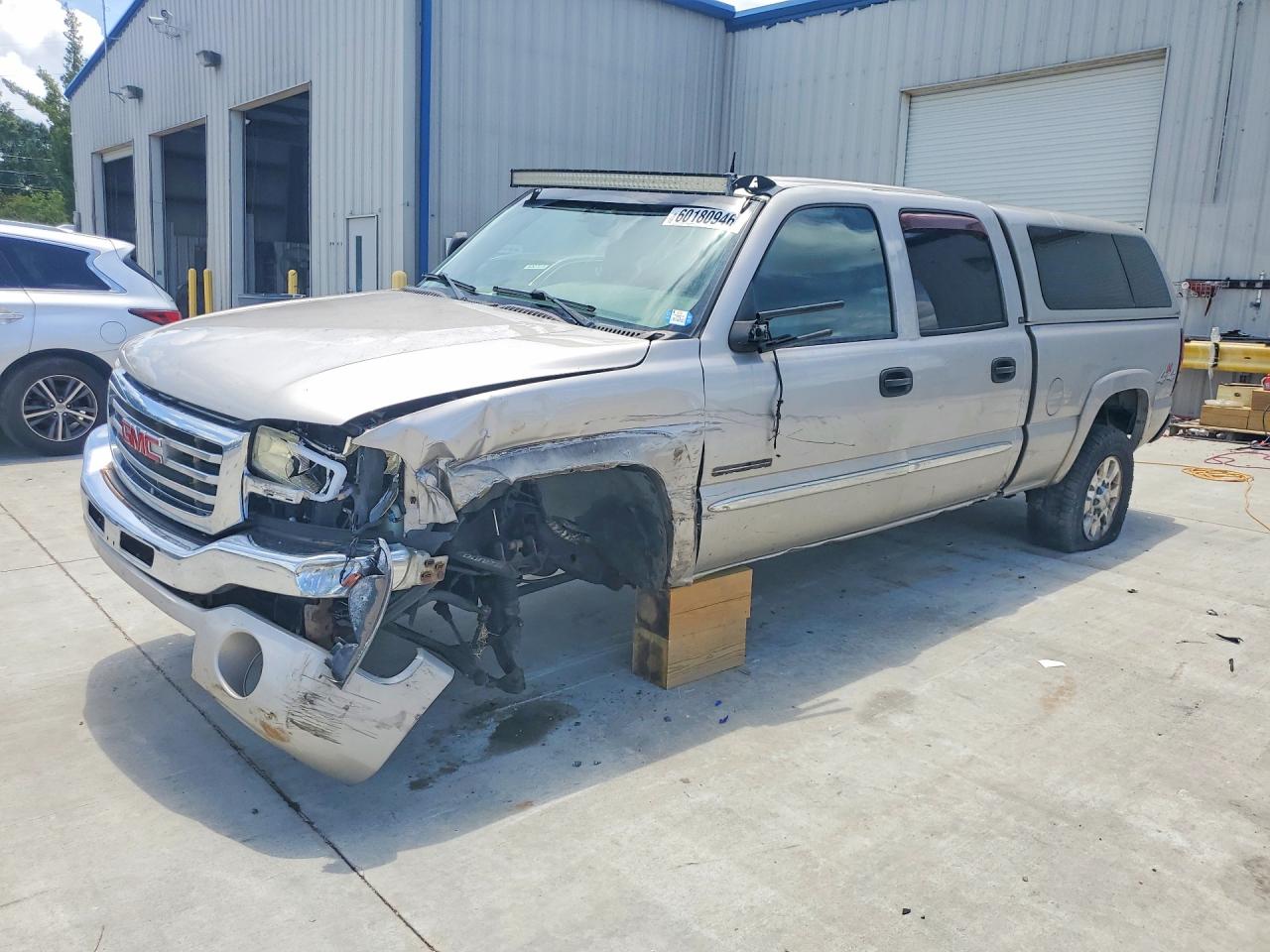 2004 GMC Sierra 2500 SLT, VIN 1GTGK23UX4F134861 — Бок