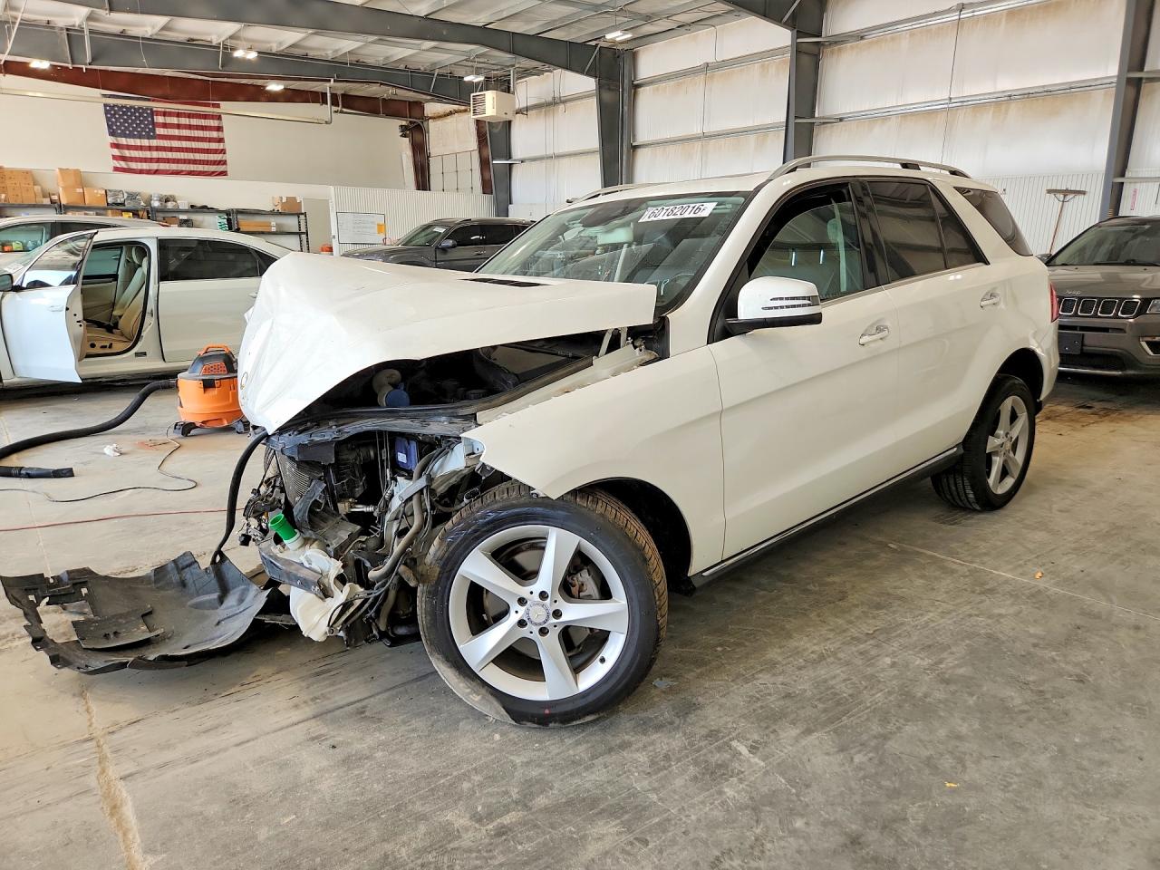 2016 Mercedes-Benz GLE 350, VIN 4JGDA5HB9GA786852 — Перед