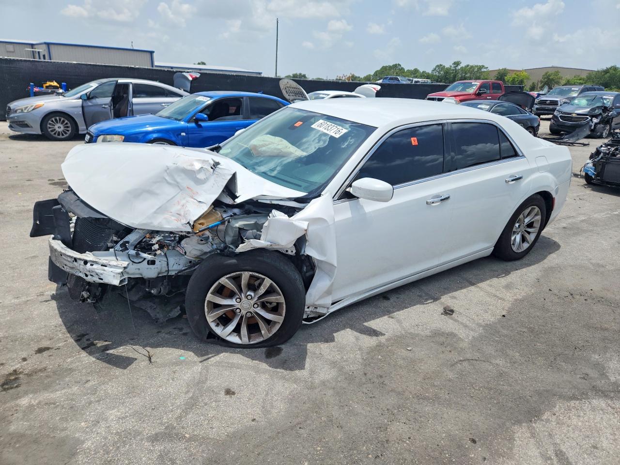 2015 Chrysler 300 Limited, VIN 2C3CCAAG6FH769245 — Front end