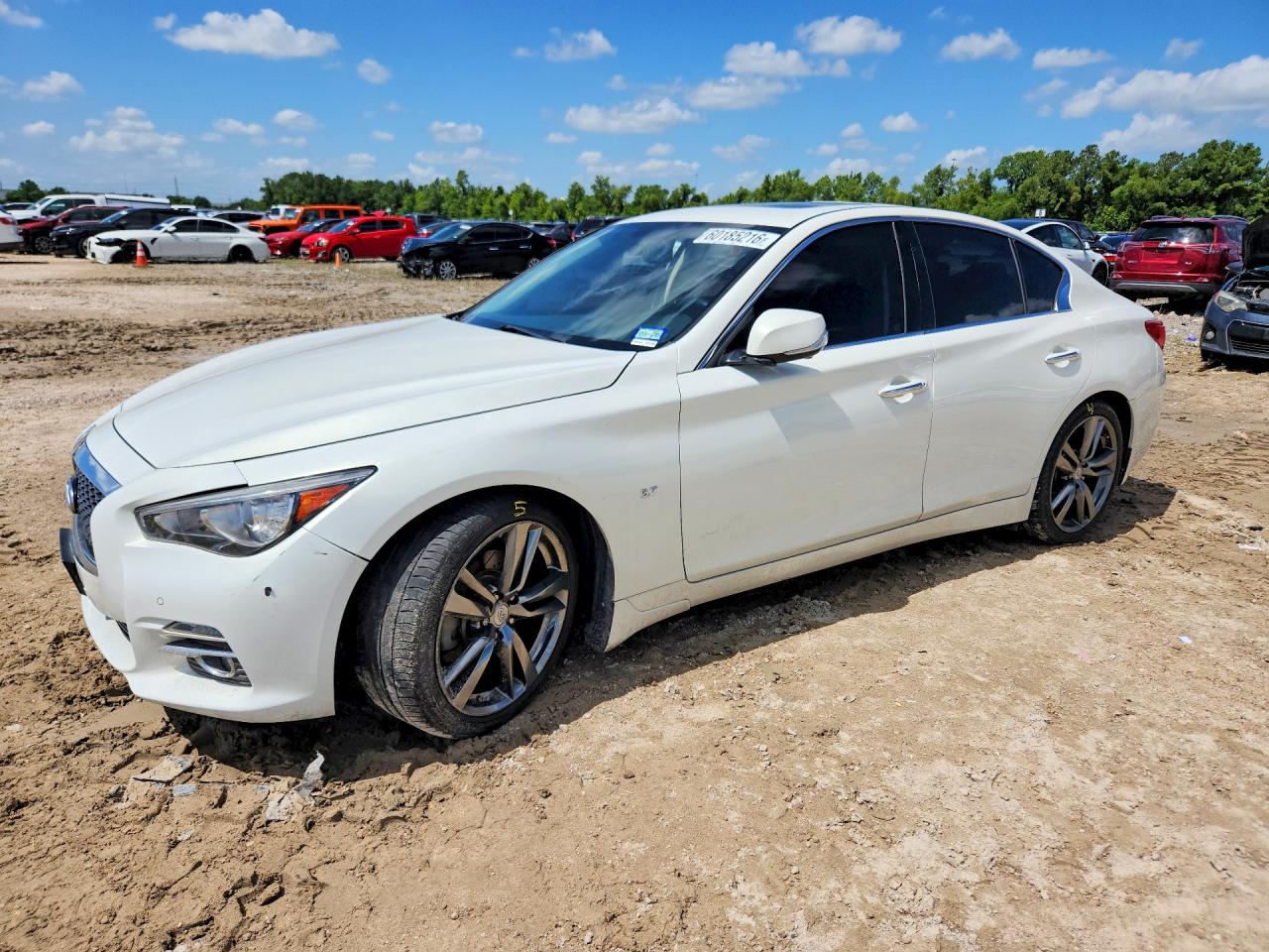 2015 Infiniti Q50 Premium, VIN JN1BV7AP6FM349263 — Side