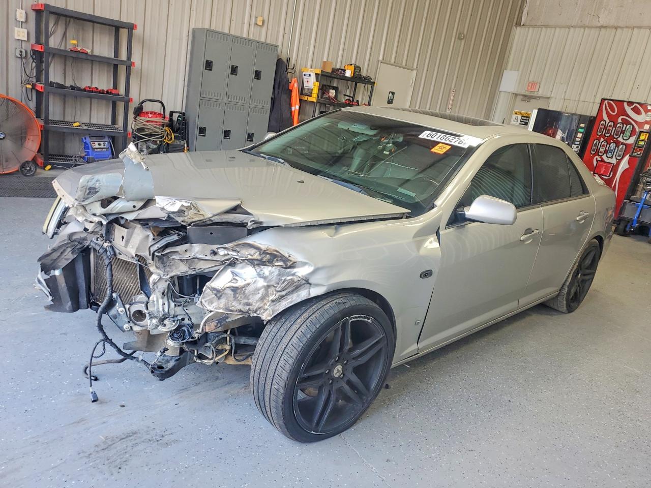 2007 Cadillac STS, VIN 1G6DW677970157190 — Front end