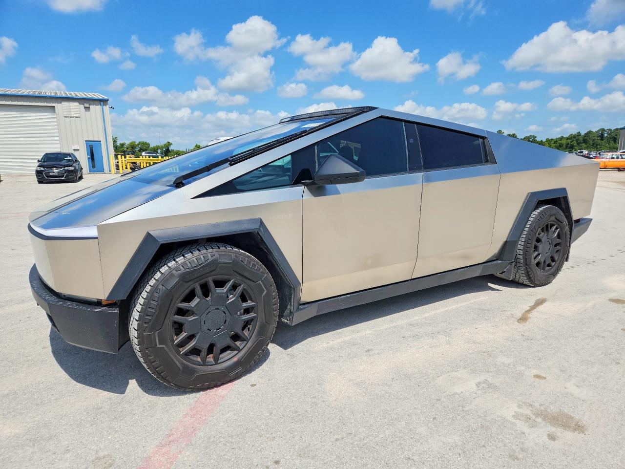 2024 Tesla Cybertruck Cyberbeast, VIN 7G2CEHEE9RA026641 — Prior damage history