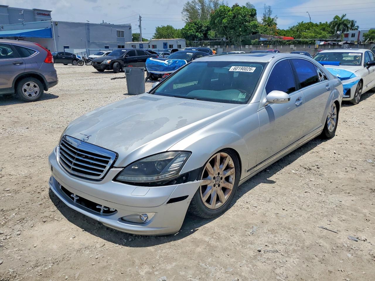 2007 Mercedes-Benz S 550, VIN WDDNG71X27A107972 — Vandalism