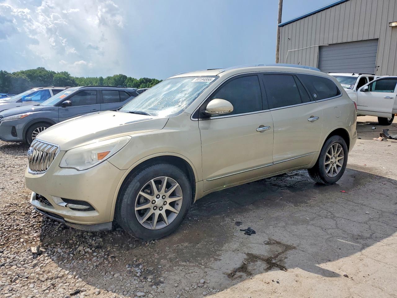 2014 Buick Enclave Leather, VIN 5GAKRBKD0EJ219442 — Front end