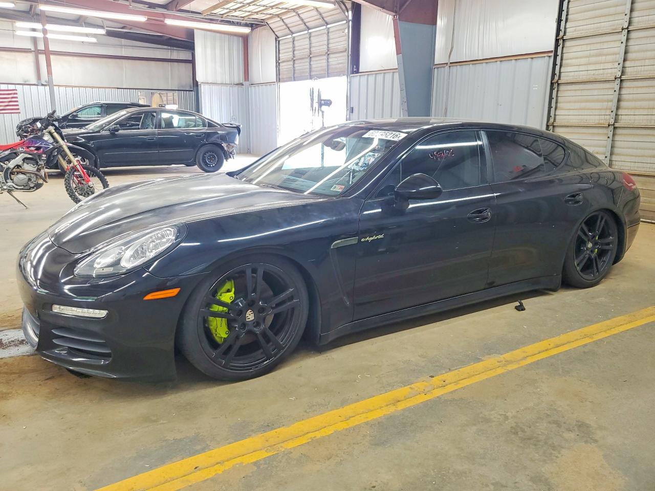 2016 Porsche Panamera S E-Hybrid, VIN WP0AD2A77GL040584 — Frame damage