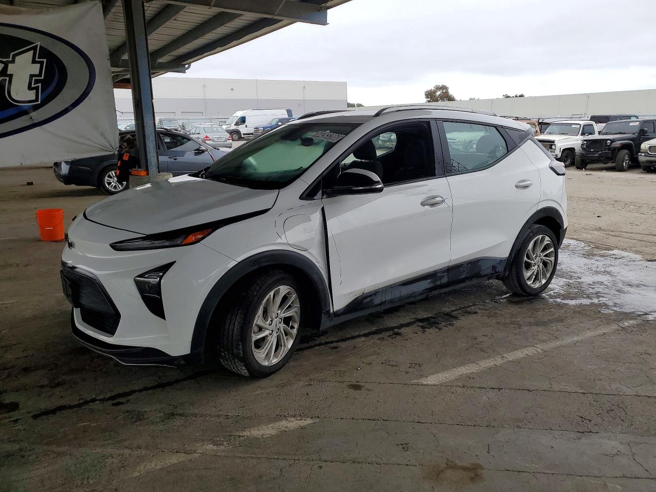2023 Chevrolet Bolt EUV LT, VIN 1G1FY6S08P4148282 — Front end