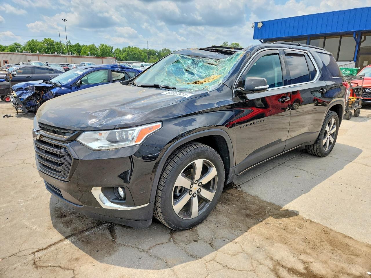 2019 Chevrolet Traverse LT, VIN 1GNEVHKWXKJ188523 — Roof