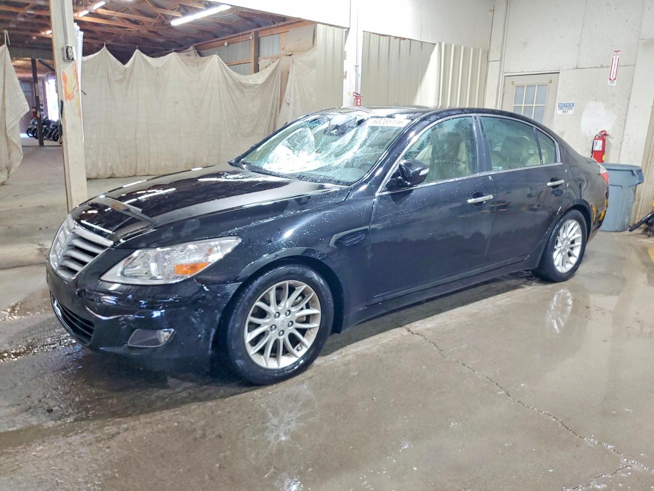 2011 Hyundai Genesis, VIN KMHGC4DE3BU139162 — Side
