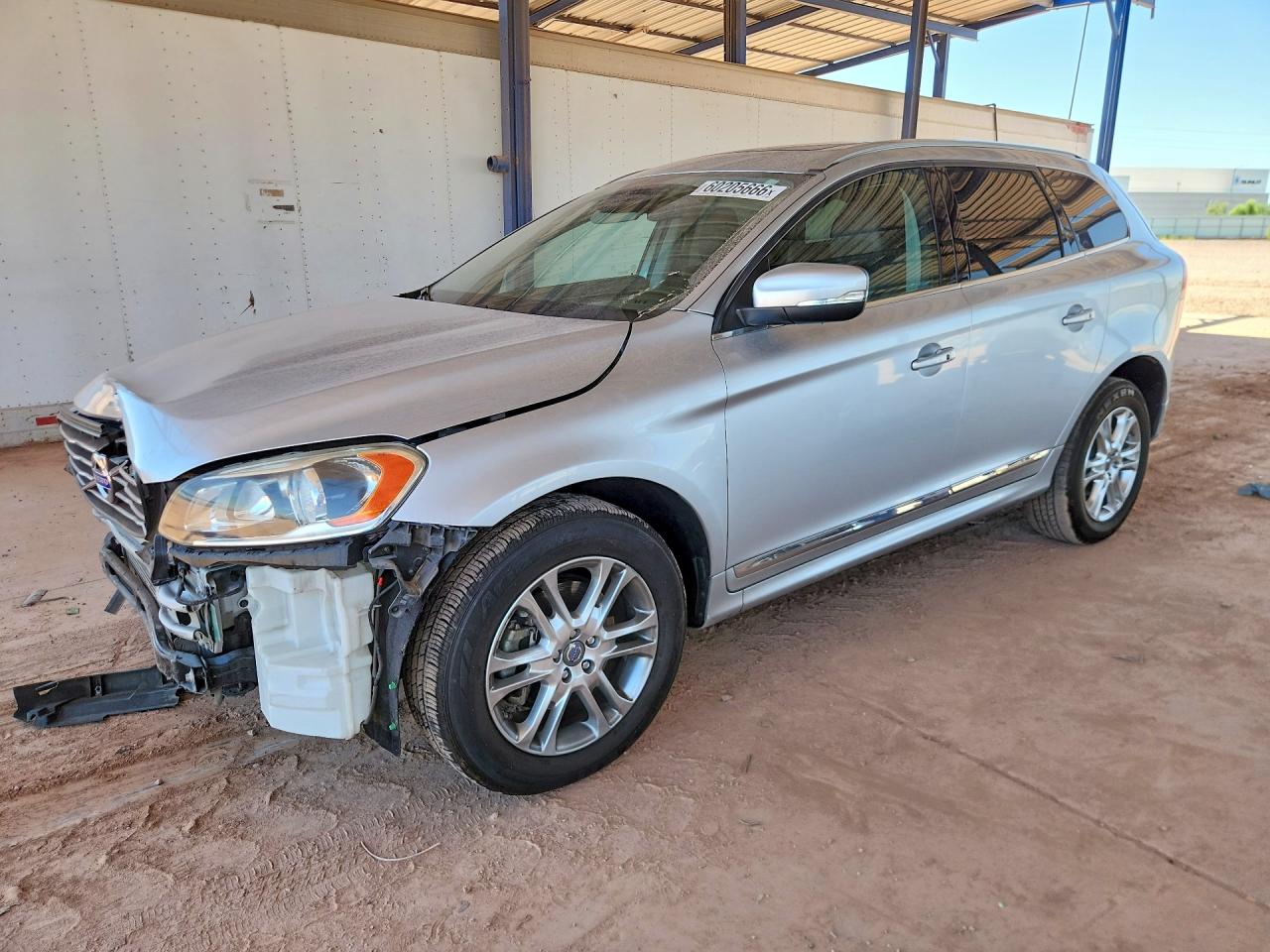 2015 Volvo XC60 T5 Drive-E Premier, VIN YV426MDB0F2623672 — Front end