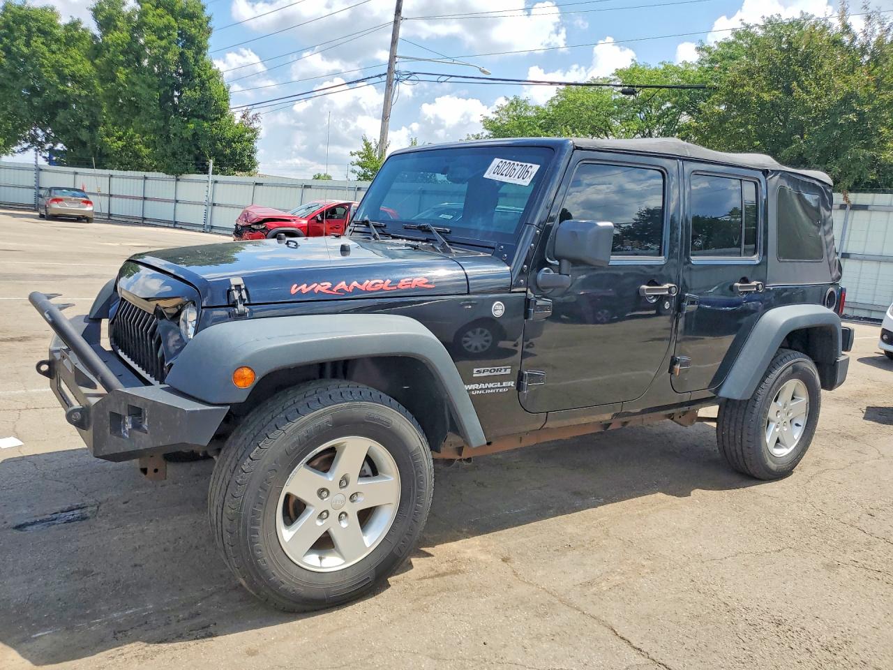 2014 Jeep Wrangler Unlimited Sport, VIN 1C4BJWDG9EL329091 — Мелкие вмятины и царапины