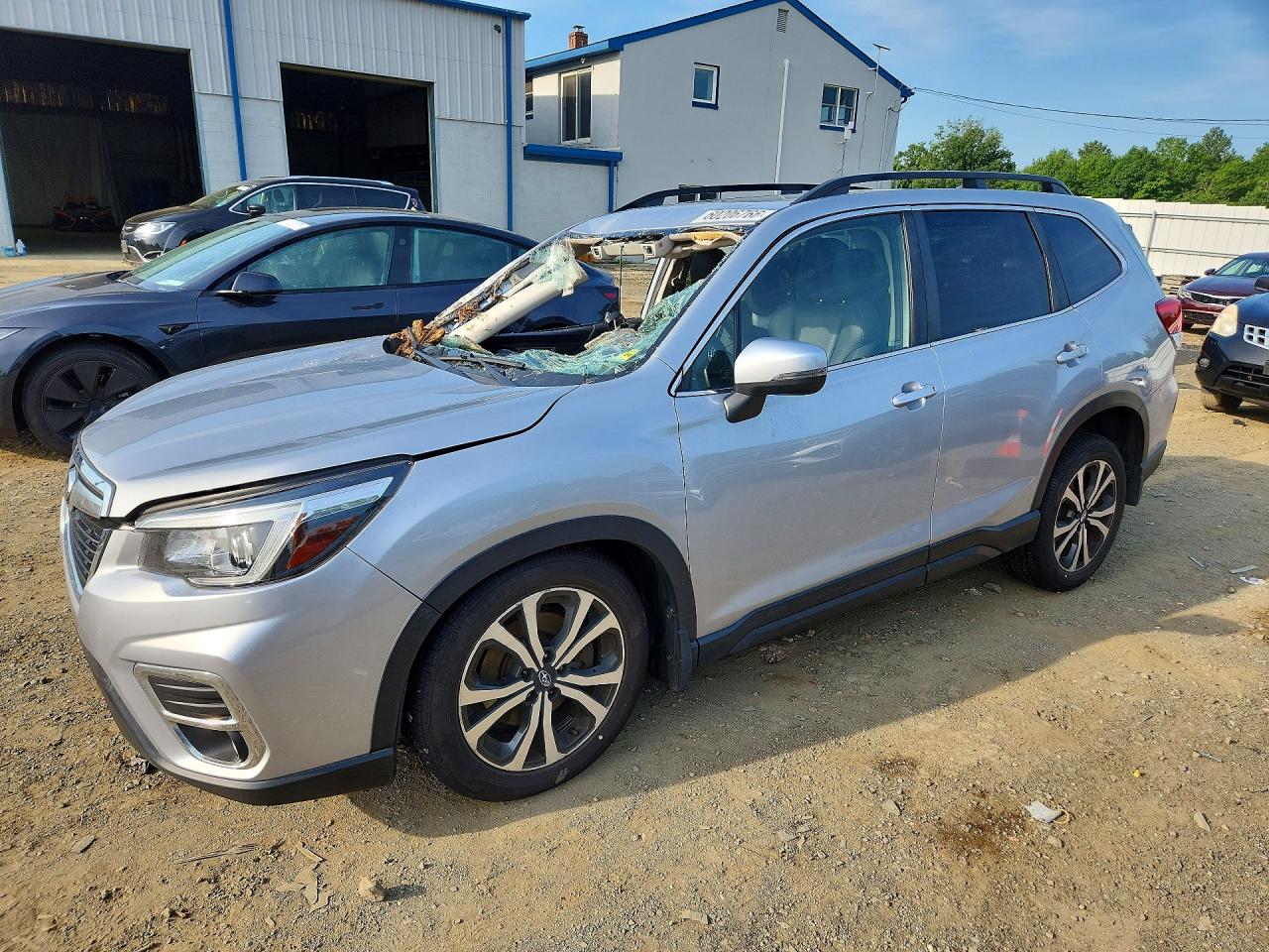 2019 Subaru Forester Limited, VIN JF2SKAUC8KH466276 — Roof